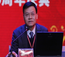 中國科學(xué)院院士、西北生態(tài)環(huán)境資源研究院常務(wù)副院長、我國著名寒區(qū)土木工程專家、博士生導(dǎo)師賴遠(yuǎn)明教授就“寒區(qū)道路熱學(xué)特性分析方法和凍害防治技術(shù)”?與嘉賓、校友和師生分享了自己獨(dú)特的見解