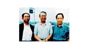 楊金泉、劉俊謙與聯(lián)合國副秘書長的合影